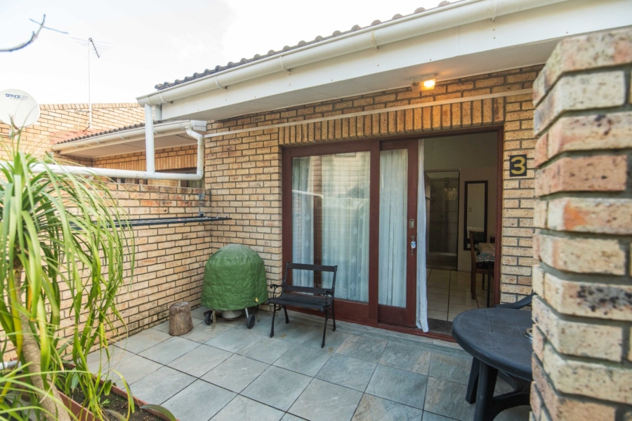 6 Bedroom Property for Sale in Bluewater Bay Eastern Cape